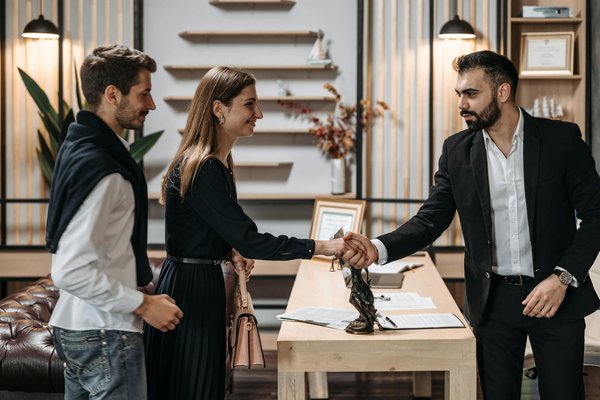 Les Dossiers d'Entreprise Numériques : Atouts et Défis de leur Implémentation